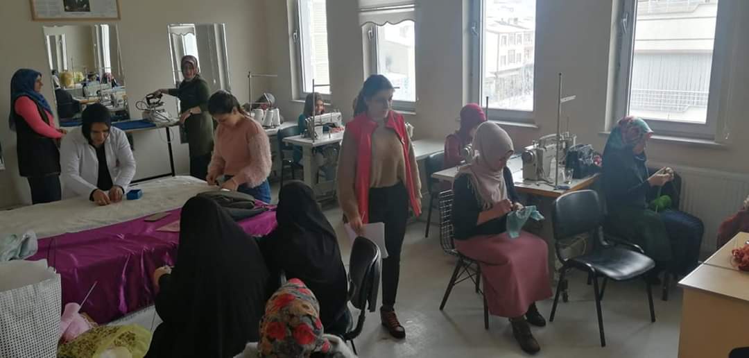 Malazgirt ADEM merkezimizde kadınlara yönelik kültür ve sosyolojik yapısıyla uyumlu yürütülen çalışmalarımız devam ediyor