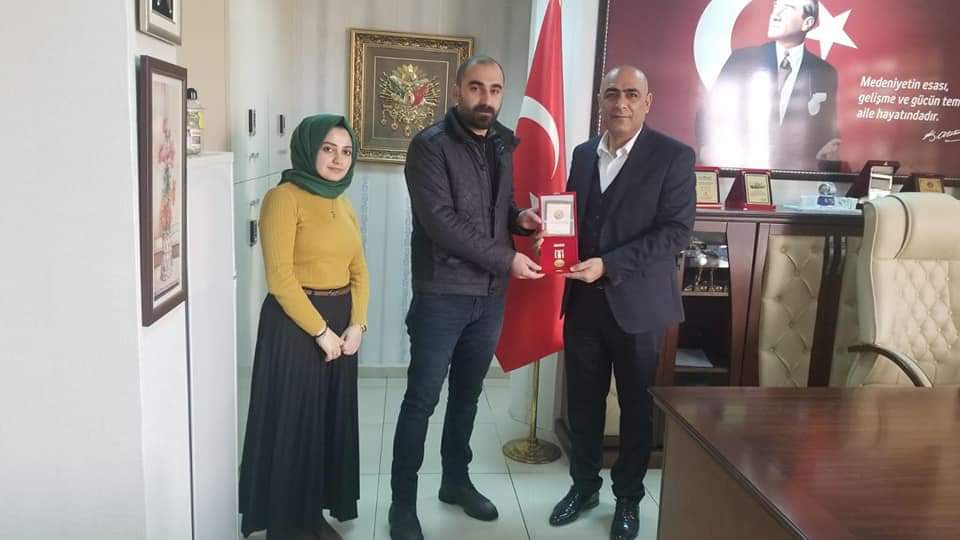 Kahraman Kıbrıs Gazilerimize ve yakınlarına adlarına düzenlenen madalyaları takdim edildi