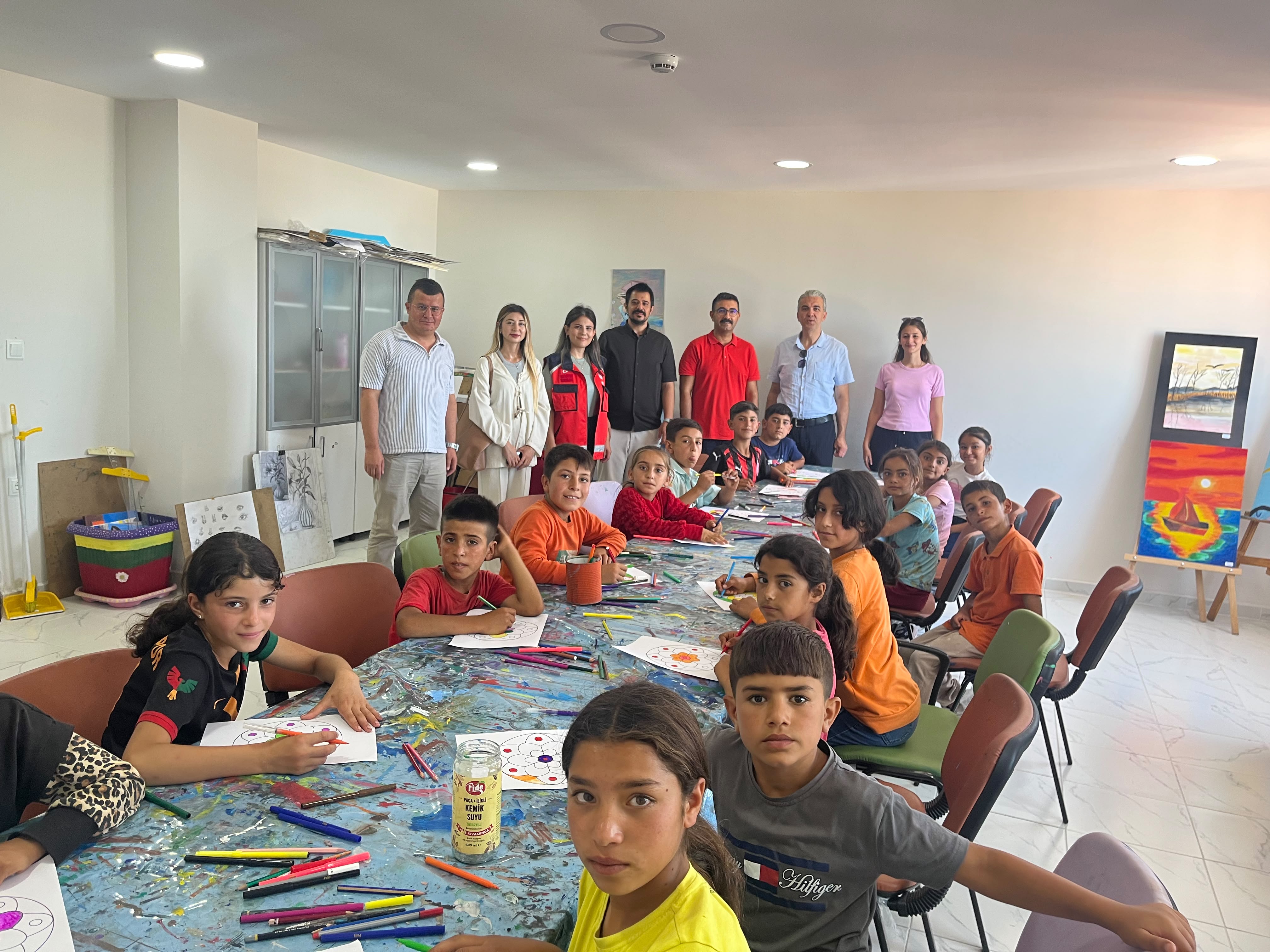 Mevsimlik tarım işçilerinin çocuklarına yönelik olarak Alaplı Gençlik Merkezinde bir etkinlik programı gerçekleştirilmiştir.