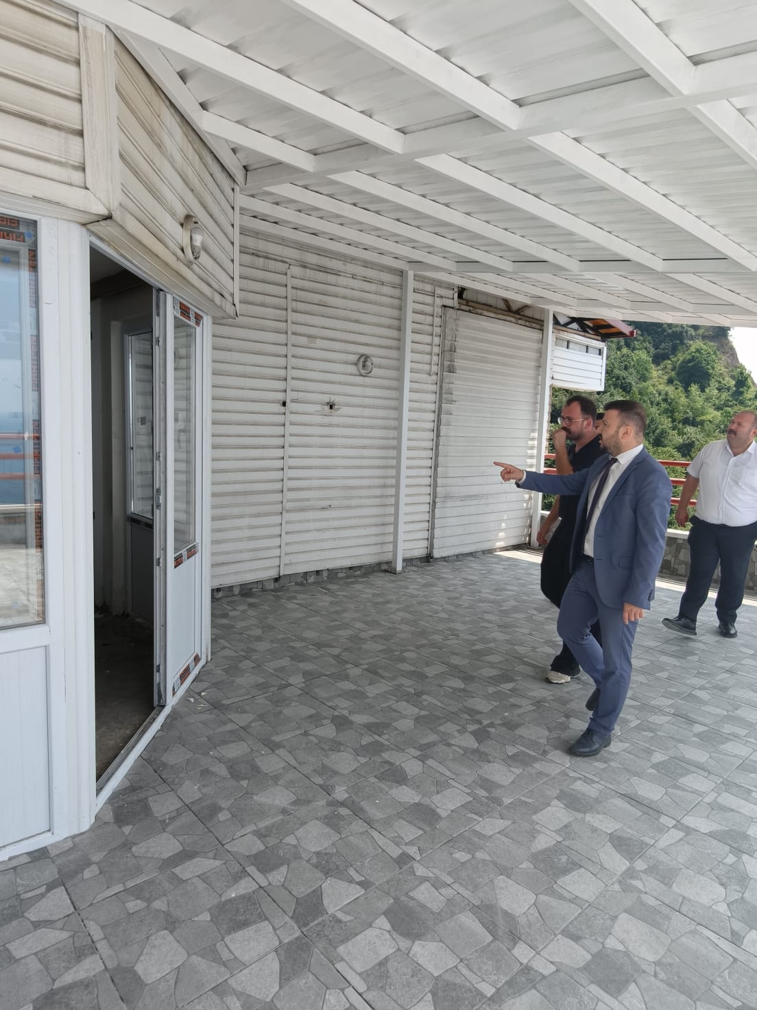  İzmirlioğlu Huzurevinin çalışmaları yerinde incelendi.