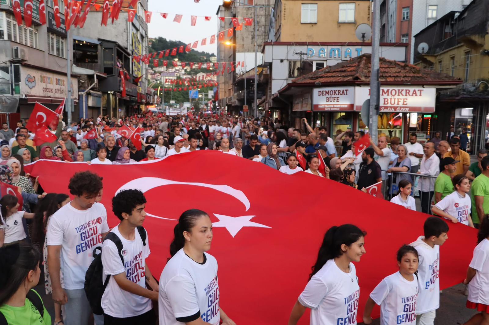 Sancak Koşusu ve Demokrasi Yürüyüşü 