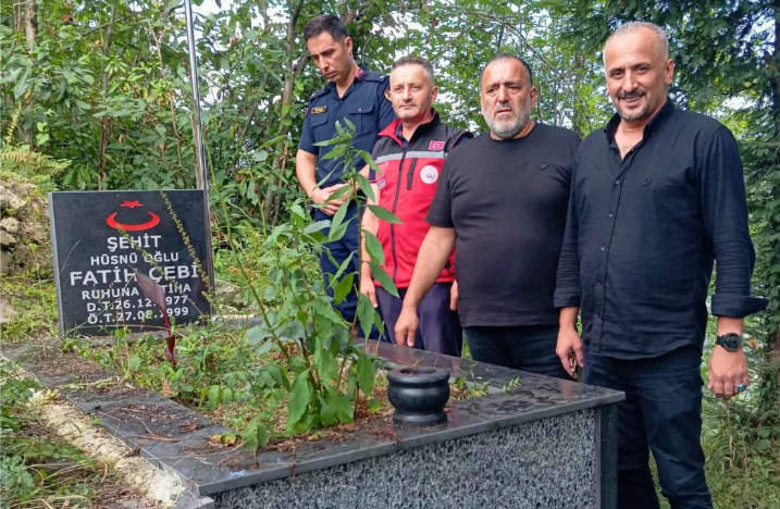 Şehidimiz Fatih Çebi, Şehadetinin Yıl Dönümünde Kabri Başında Dualarla Anıldı.