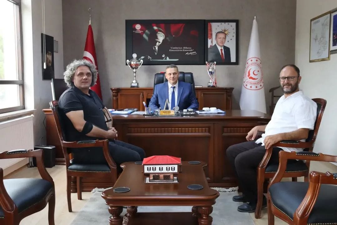 İHA Karabük Bölge Müdürü Yasin Erdem ve Eflani Orman İşletme Müdürü Bilal Eyüboğlu, İl Müdürümüz Sami Çift’i makamında ziyaret etti.