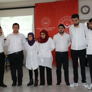 First-Time Individualization Experience Winning Visually Impaired Individuals Graduation Joy - fotoğraf 2