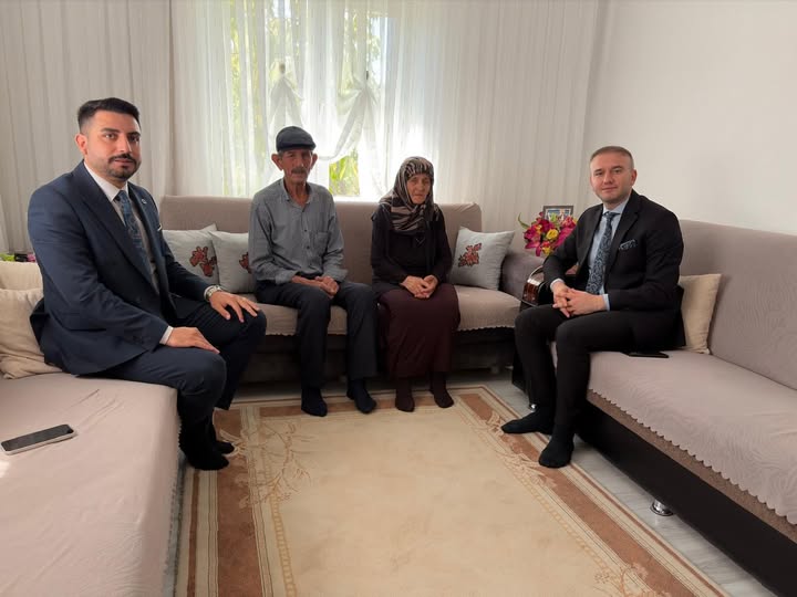İl Müdürümüz Sayın Alper Alp, Şehit Polis Memuru Zafer Mat’ın ailesini ziyaret etti.