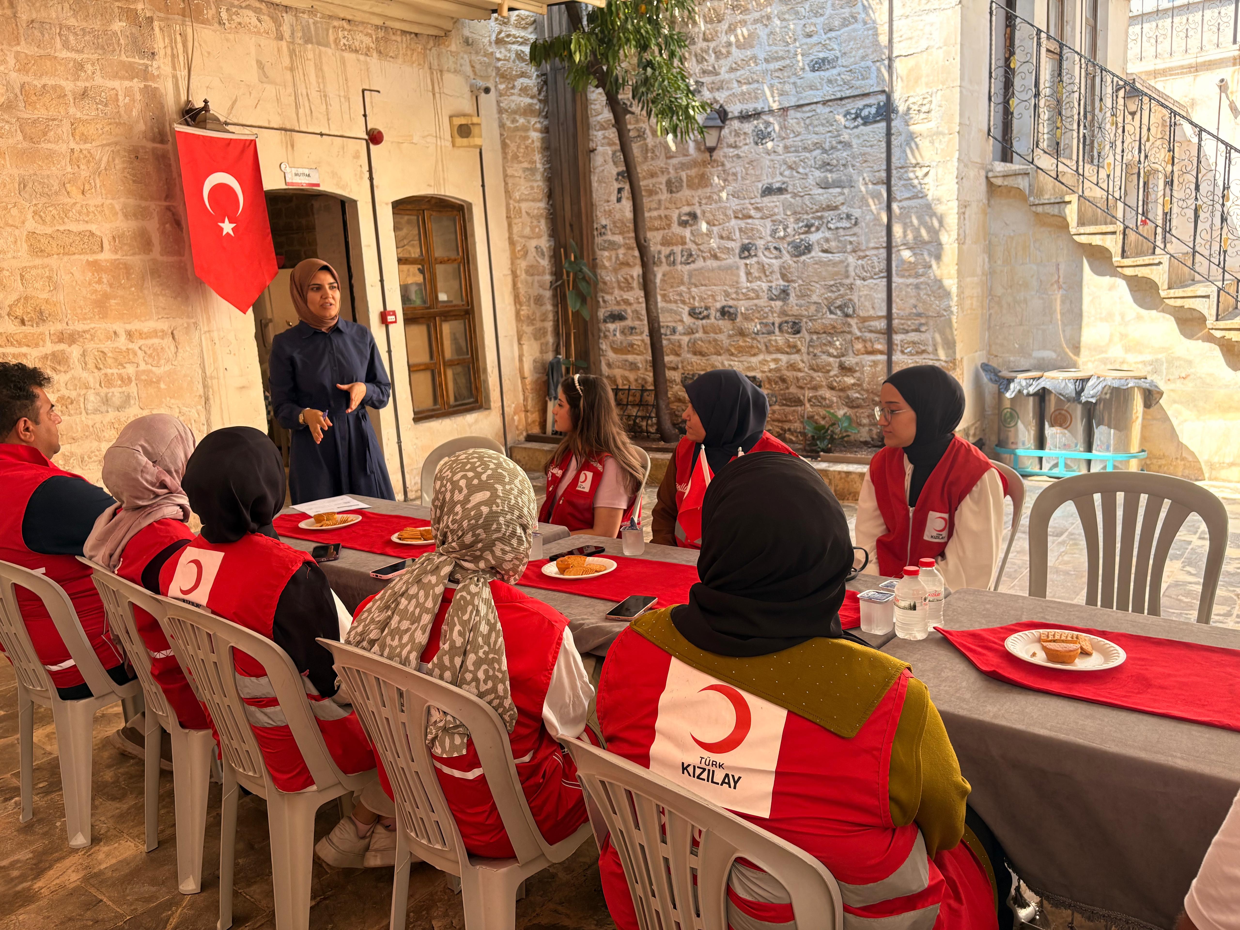 Kızılay Şubesi Personeline Kadına Yönelik Şiddetle Mücadele Eğitimi Verildi