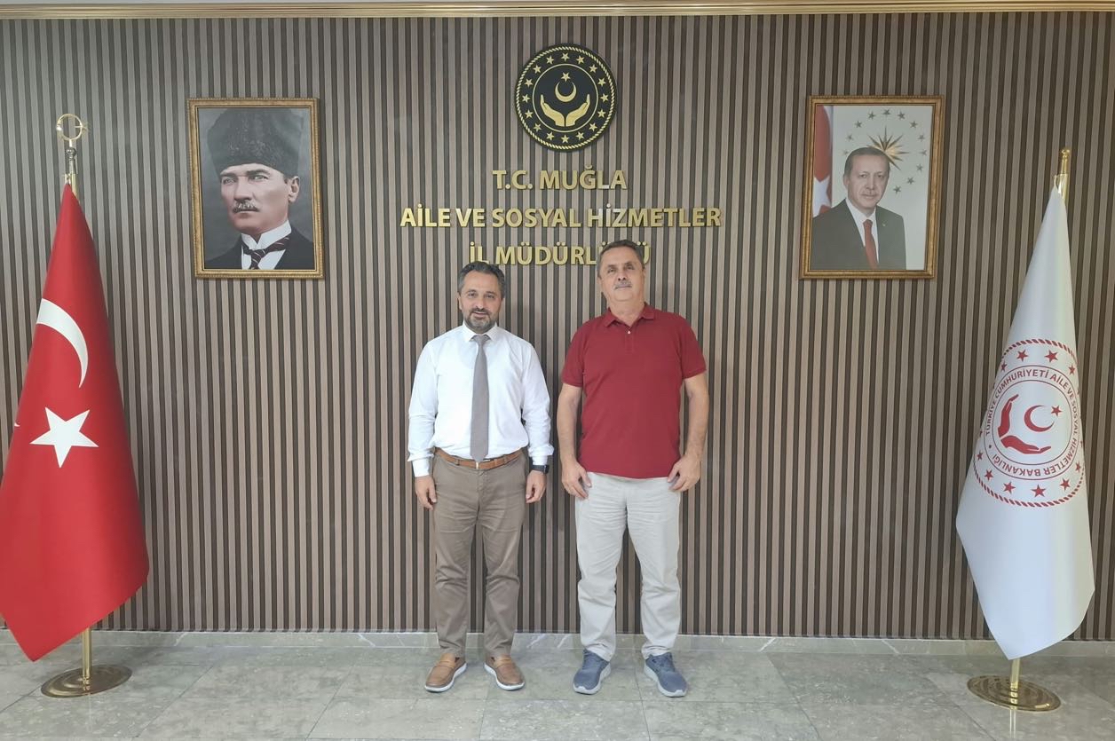 Muğla Gençlik ve Spor İl Müdürü Kazım AÇIKBAŞ, İl Müdürümüz Mahmut SELÇUK’u makamında ziyaret etti.
