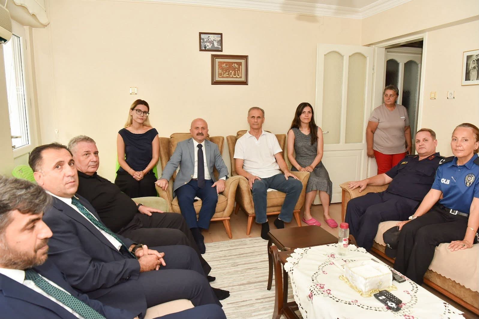 Şehit Polis Memuru Cumhur YILMAZ’ ın Vefat Eden Babası Merhum Sabri YILMAZ' ın Ailesine Taziye Ziyareti