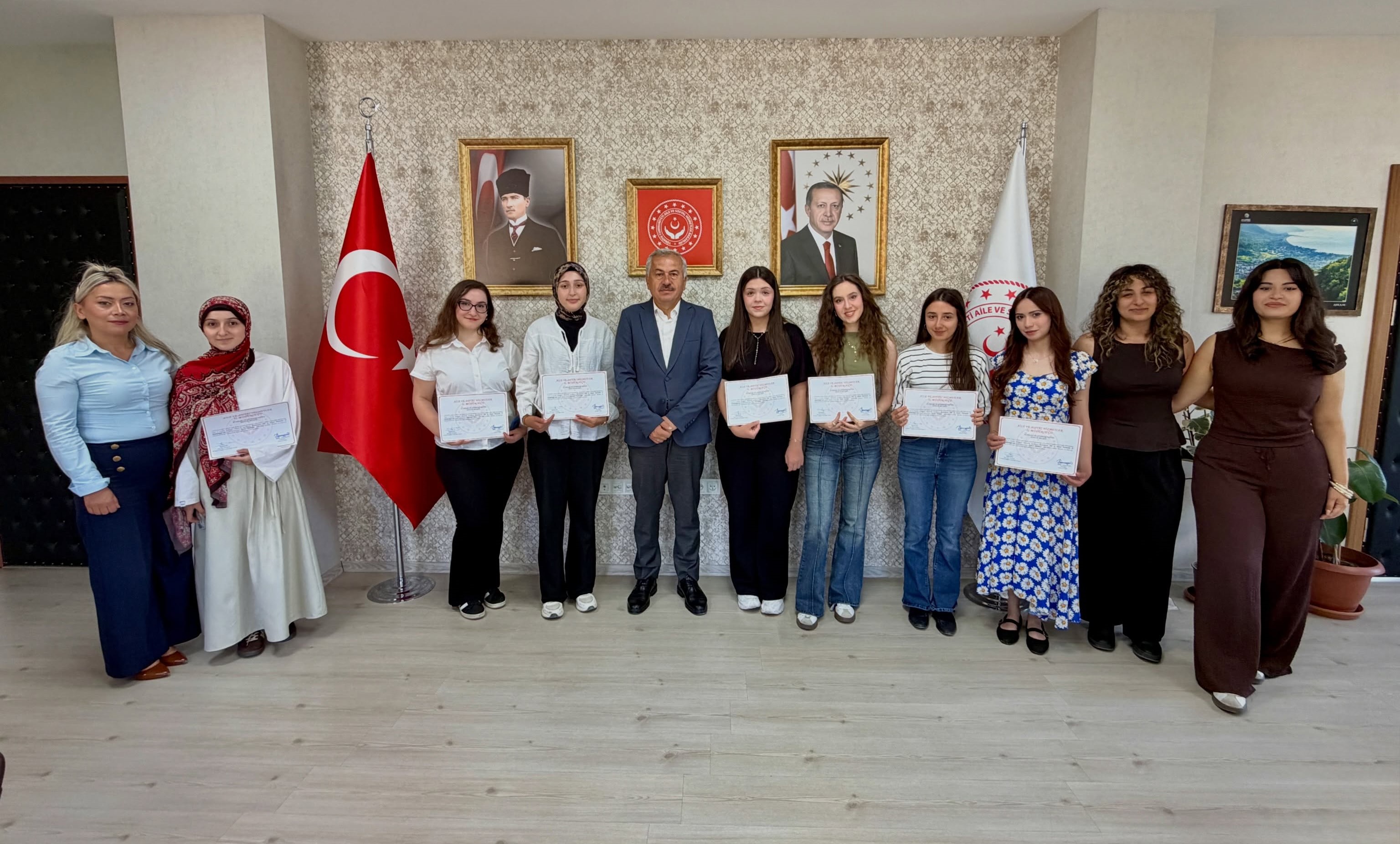 İSG Eğitimlerini Başarıyla Tamamlayan Stajyer Öğrenciler Sertifikalarını Aldı