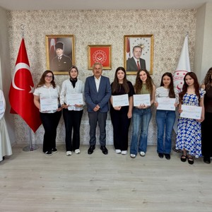 İSG Eğitimlerini Başarıyla Tamamlayan Stajyer Öğrenciler Sertifikalarını Aldı - fotoğraf 1
