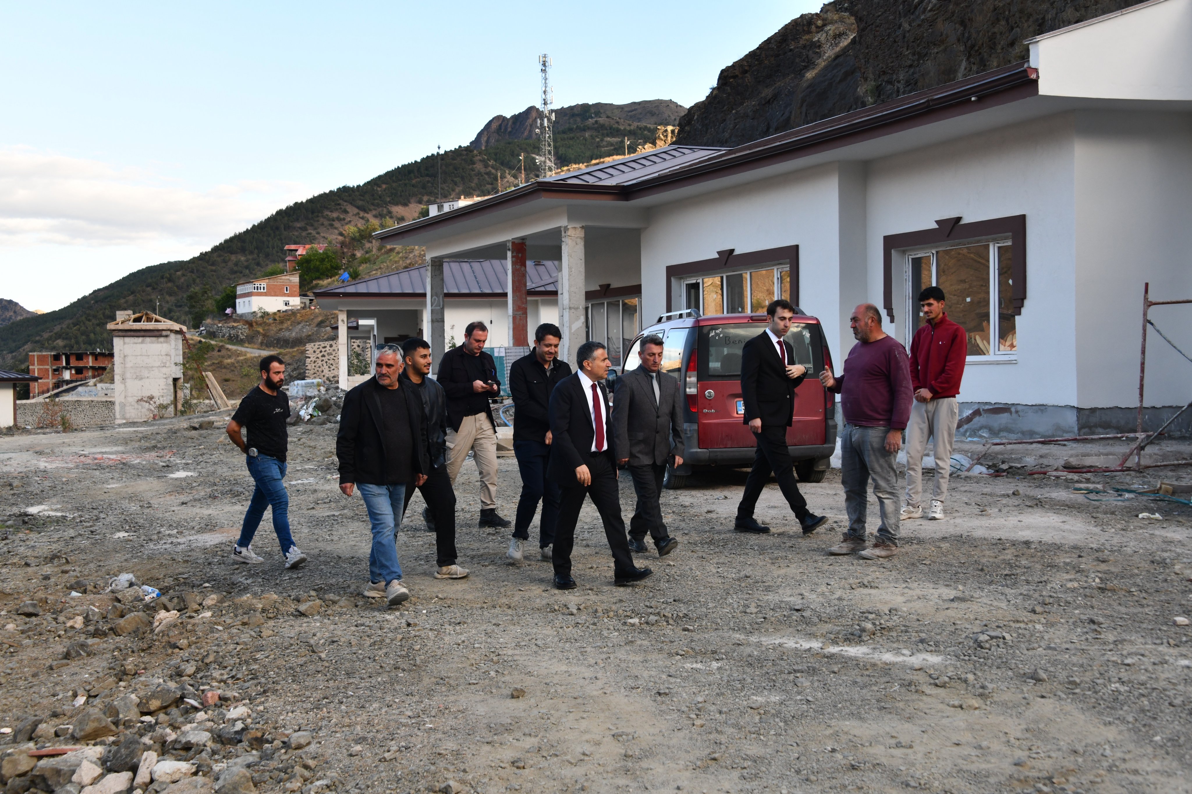 Valimiz Sayın Cevdet ATAY, Engelsiz Yaşam Merkezi İnşaatında İncelemelerde Bulundu 