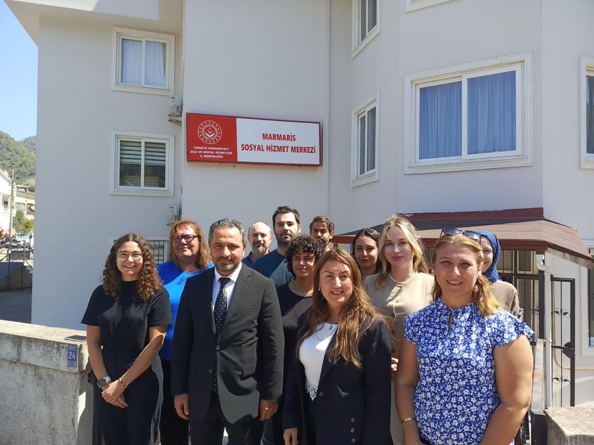 İl Müdürümüz Mahmut SELÇUK, Marmaris Sosyal Hizmet Merkezi Müdürlüğümüzü ziyaret etti. 