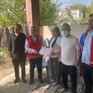 İl Müdürümüz Sayın Naci Yılmaz, Düziçi ilçesi Ellek Kasabası’nda Sosyal ve Ekonomik Destek (SED) hizmetinden faydalanan Elif Coşkun ve ailesini hanelerinde ziyaret etti. - fotoğraf 1