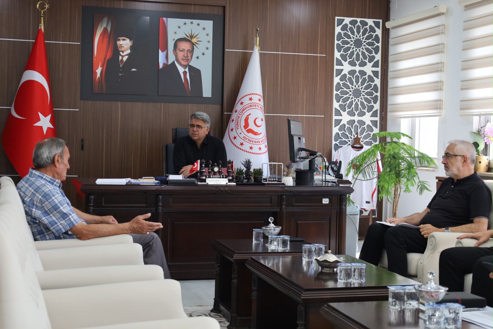Halk Günü Buluşmalarında Vatandaşlarımızın Talep ve Sorunları Değerlendirildi