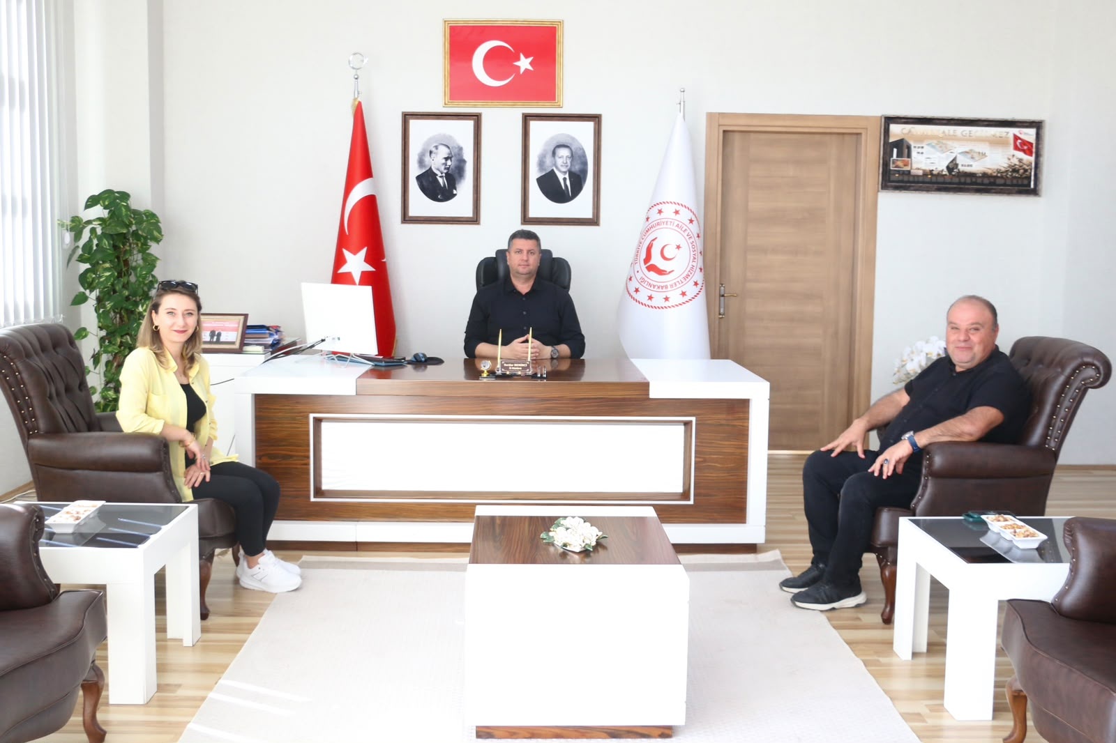 Malatya AFAD Şube Müdürü Sayın Ender ZEKİ ve eşi Sayın Mine ZEKİ, İl Müdürümüz Sayın Serdar DEMİRCİ ile bir araya geldi.