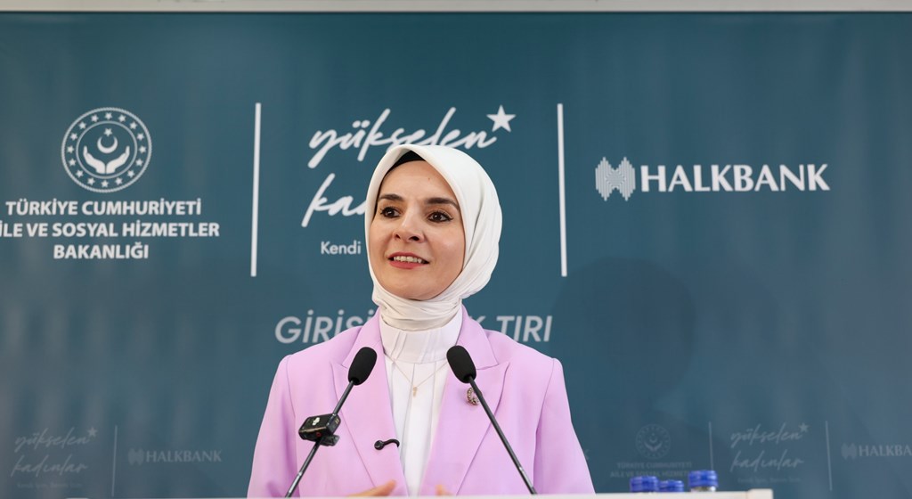 Bakanımız Mahinur Özdemir Göktaş, Hakkari'de konuştu: