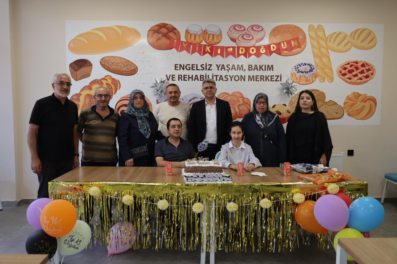 İl Müdürümüz Özgür Kırmızıtaş, Hamidiye Gündüz Bakım, Rehabilitasyon ve Aile Danışma Merkezi Müdürlüğümüzü Ziyaret Etti