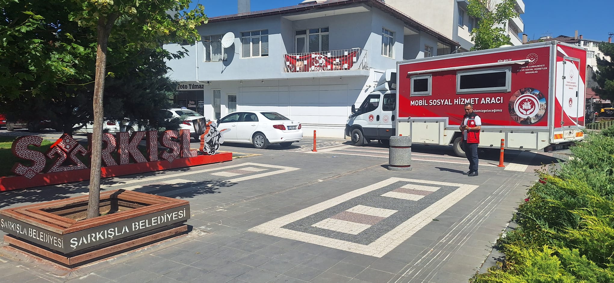 Müdürlüğümüzce Yürütülen Çalışmalar Kapsamında Mobil Sosyal Hizmet Aracımızın Bugünkü Durağı Şarkışla İlçemiz Oldu