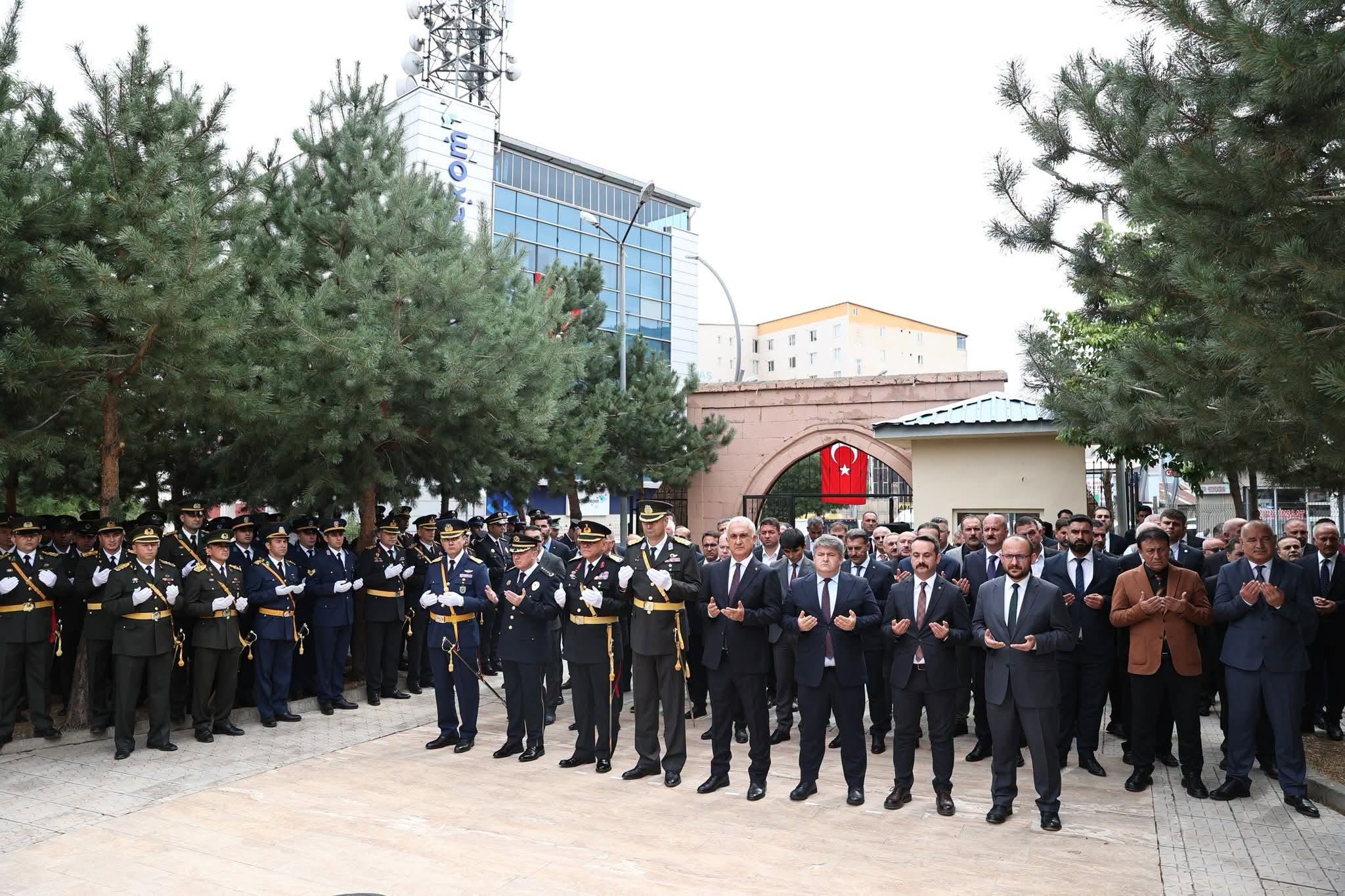 Vatan İçin Can Veren Kahramanlarımızı Minnetle Anıyoruz