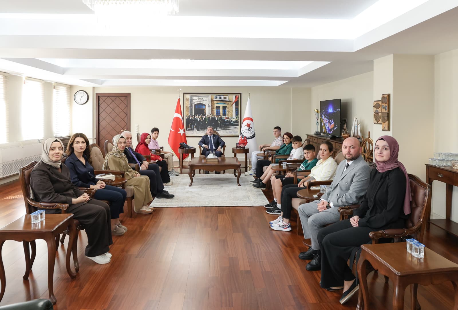 LGS’de Başarı Gösteren Çocuklarımız Vali Orhan Tavlı’yı Ziyaret Etti
