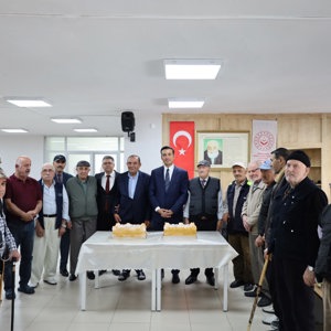 Vali Yardımcımız Sayın Ahmet Yeşilyurt ve İl Müdürümüz Özgür Kırmızıtaş, Kıymetli Büyüklerimizin Doğum Günü Mutluluğuna Ortak Oldu - fotoğraf 1