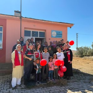 Gürün’de Kadına Yönelik Şiddetle Mücadele Kapsamında Farkındalık ve Bilgilendirme Eğitimi Gerçekleştirildi - fotoğraf 3