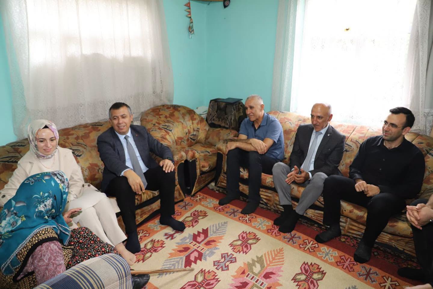 Şehit Yakını ve Gazi Ailesi Ziyaret Edildi