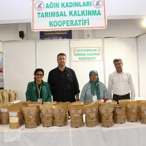  İl Müdürümüz Kadın Kooperatifleri  Standını Ziyaret Etti - fotoğraf 2