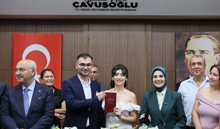 Aile ve Gençlik Fonu kapsamında yeni yuva kuran 18 bin 334 genç için Eylül ayında 2 milyar 76 milyon lira ödeme yapıldı