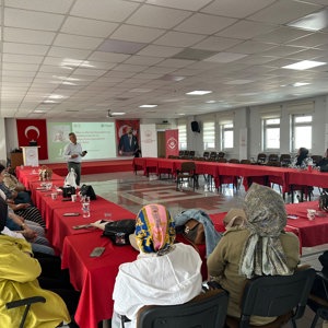 Çocukla İlişkiyi Oyunla Güçlendirme Projesiyle Bakım Personelinin Yetkinlikleri Güçlendiriliyor - fotoğraf 17
