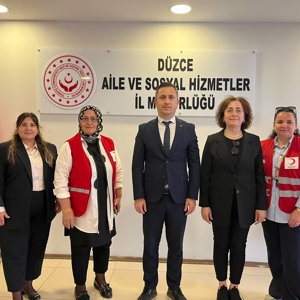 Düzce Kızılay Kadın Teşkilatı Yönetimi İl Müdürümüz Sezgin KÜÇÜKTEPE’yi Ziyaret Etti. - fotoğraf 1