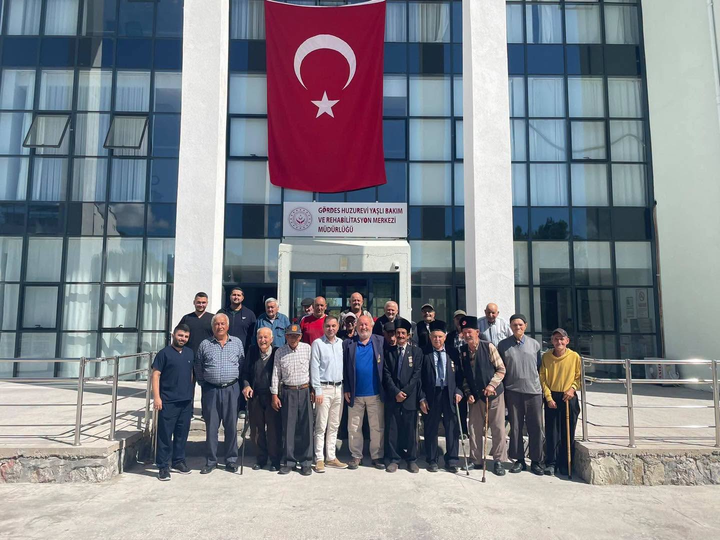 Gazilerimiz ile Huzurevi Sakinlerimiz Bir Araya Geldi