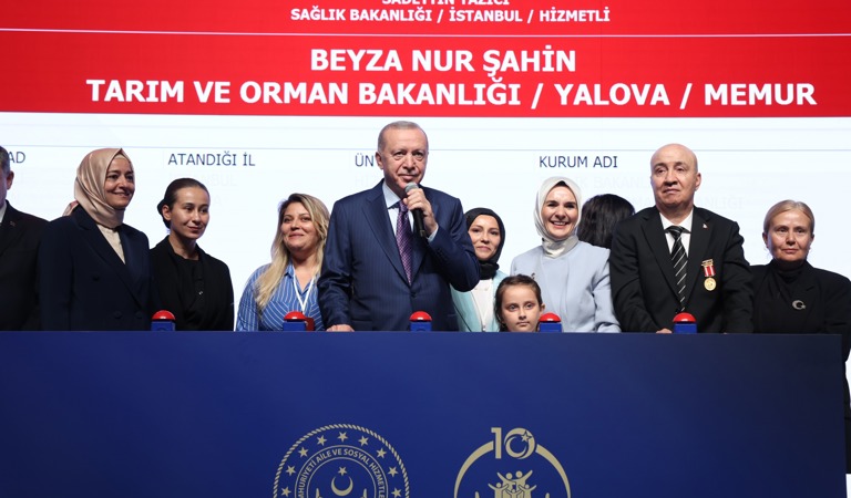 Cumhurbaşkanı Erdoğan ve Bakanımız Göktaş Şehit Yakınları, Gazi ve Gazi Yakınlarımızın Kamu Kurumlarına Yerleştirilmesi Kura Töreni’ne katıldı