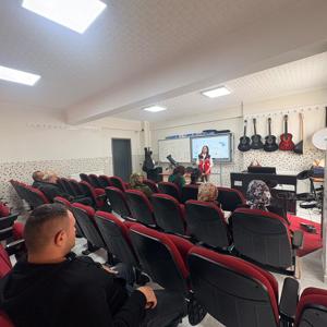 Emirdağ Sosyal Hizmet Merkezimiz "Okul ve Aile" Konusunda Eğitim Verdi. - fotoğraf 2