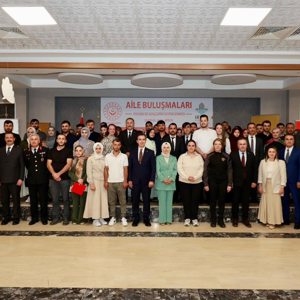 Aile Buluşmalarında Genç Çiftlerimizle Bir Araya Geldik - fotoğraf 1