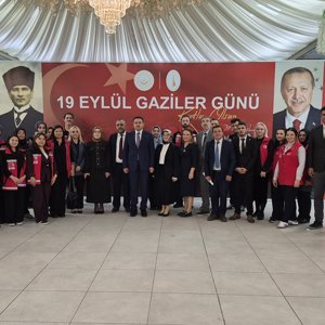 Gaziler Günü Dolayısıyla Şehit Aileleri ve Gaziler Onuruna Yemek Programı Düzenlendi - fotoğraf 6