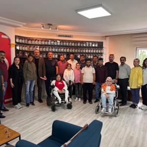 Sivas Gündüz Bakım, Rehabilitasyon ve Aile Danışma Merkezi Müdürlüğü’nde Hizmet Alan Özel Gereksinimli Bireylerimiz, Şehit Aileleri ve Gaziler Derneği’ni Ziyaret Etti - fotoğraf 1
