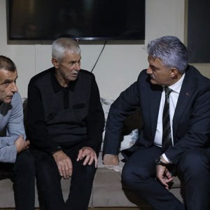 Valimiz Sayın Mehmet Makas, Şehidimiz Selamet Topuz’un Ailesini Ziyaret Etti. - fotoğraf 5