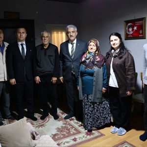 Valimiz Sayın Mehmet Makas, Şehidimiz Selamet Topuz’un Ailesini Ziyaret Etti. - fotoğraf 1