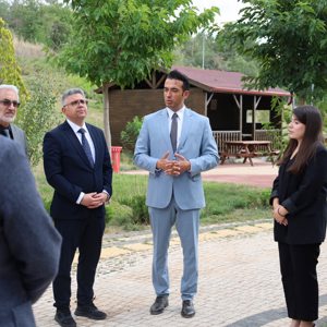 Vali Yardımcımız Ahmet Yeşilyurt, İl Müdürümüz Özgür Kırmızıtaş ve Ulusal Otizm Eylem Planı Komisyonu Üyeleri Hamidiye Gündüz Bakım, Rehabilitasyon ve Aile Danışma Merkezi Müdürlüğümüzü Ziyaret Etti - fotoğraf 7