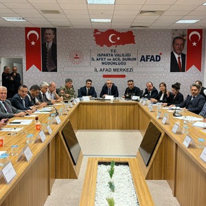 Vali Yardımcımız Hasan Hüseyin Vural başkanlığında gerçekleştirilen “Yerel Düzey Fırtına Afeti Kaynaklı Saha Uzantılı Masa Başı Tatbikatı”na İl Müdürümüz Selim Köse, kamu kurum ve kuruluşlarının müdürleri ile STK temsilcileri katılım sağladı. - fotoğraf 4