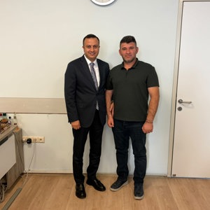 l Müdürümüz Selim Köse, İl Sağlık Müdürlüğünde görev yapan aziz şehitlerimizin kıymetli ailelerini ve Isparta Ağız ve Diş Sağlığı Merkezinde görev yapan Kahraman Gazimizi ziyaret etti. - fotoğraf 3