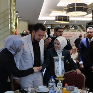 Bakanımız Göktaş, Evlenecek Gençlerin Desteklenmesi Projesi'nden yararlanan çiftlerle buluştu - fotoğraf 8