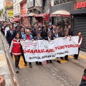 19 Eylül Gaziler Günü etkinlikleri kapsamında, kahraman gazilerimizle omuz omuza anlamlı bir yürüyüş gerçekleştirdik. - fotoğraf 1
