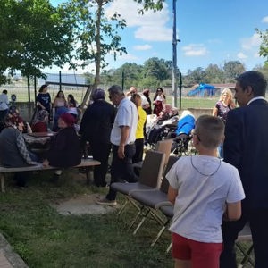 Kuşaklar arası sevgi köprüleri kurmaya devam ediyoruz! Huzurevimizin kıymetli sakinleri ve çalışma arkadaşlarımız, Çocuk Evleri Sitemizi ziyaret ederek evlatlarımızla bir araya geldi. - fotoğraf 2