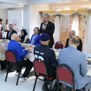 1 Ekim Dünya Yaşlılar Günü’nde Safiye Gönül Bayar Huzurevi Sakinlerimizle Kahvaltı Programı Gerçekleşti. - fotoğraf 4