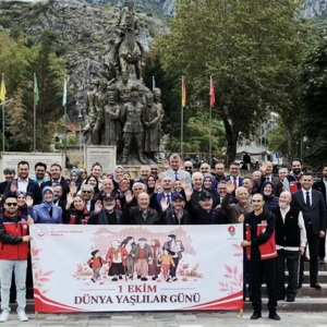 1 Ekim Dünya Yaşlılar Günü Kapsamında Yürüyüş Programı Gerçekleştirildi - fotoğraf 1