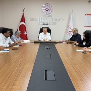 Haftalık Koordinasyon ve Değerlendirme Toplantısı Gerçekleştirildi  İl Müdürümüz Sayın Naci Yılmaz başkanlığında; İl Müdür Yardımcılarımız, Şube Müdürlerimiz ve Kurum Avukatımızın katılımıyla Haftalık Koordinasyon ve Değerlendirme Toplantısı gerçekleştirildi. - fotoğraf 1