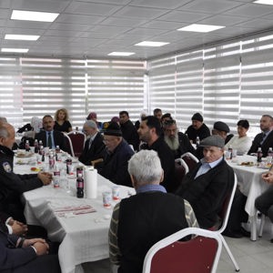  Sorgun Huzurevi Yaşlı Bakım ve Rehabilitasyon Merkezi sakinlerimizle 1 Ekim Dünya Yaşlılar Günü Kutlandı. - fotoğraf 2
