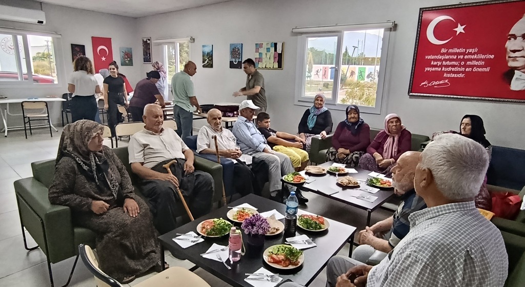 14-20 Eylül Ahilik Haftası münasebetiyle, Osmaniye Gündüz Bakım ve Aktif Yaşam Merkezimizden hizmet alan kıymetli büyüklerimizle birlikte sıkma ve börek etkinliği gerçekleştirildi.